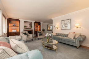 Stunning 6-bed house near Harrods in Knightsbridge, London